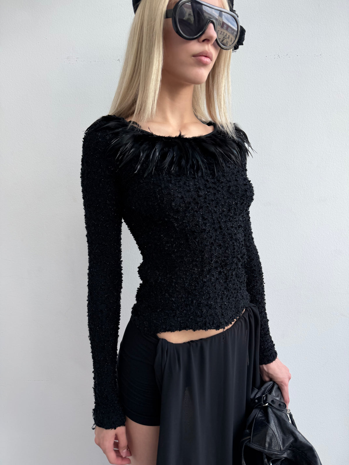 LONG SLEEVE WITH FEATHERS