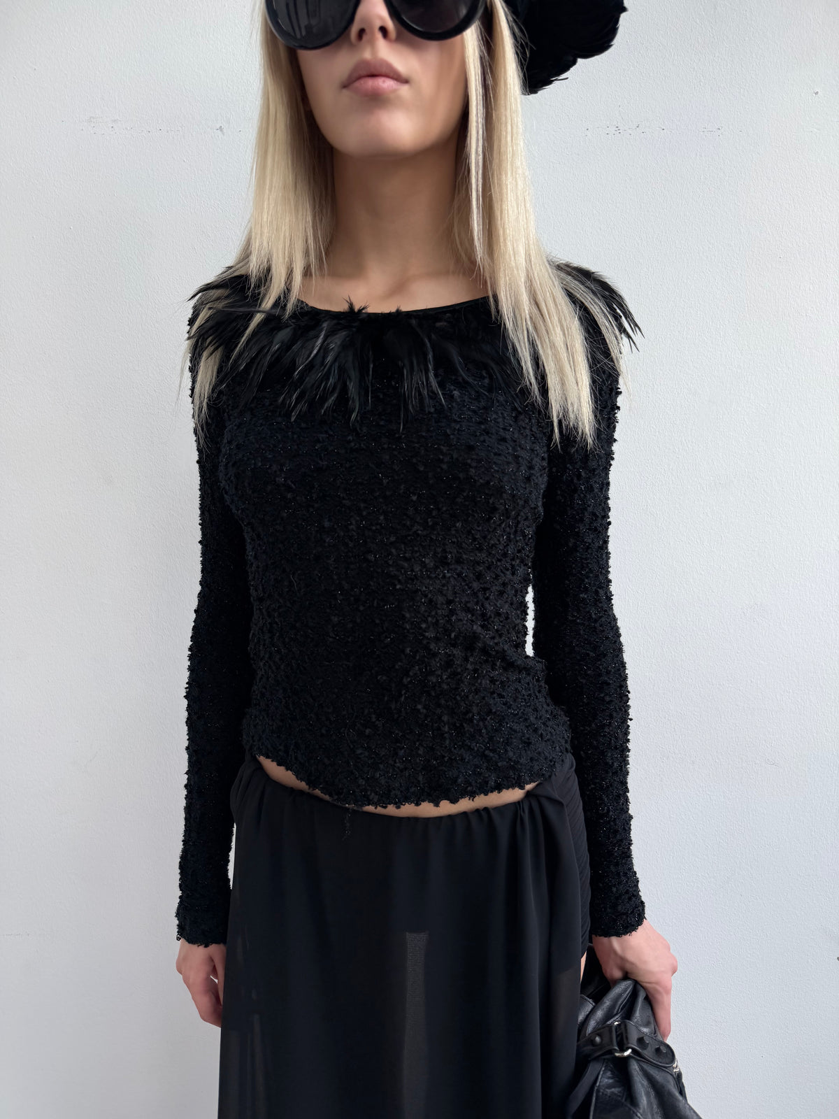 LONG SLEEVE WITH FEATHERS