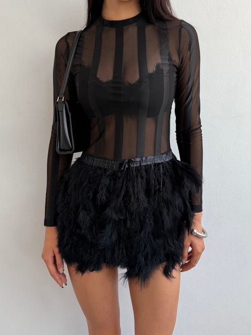 DRESS W FEATHETS