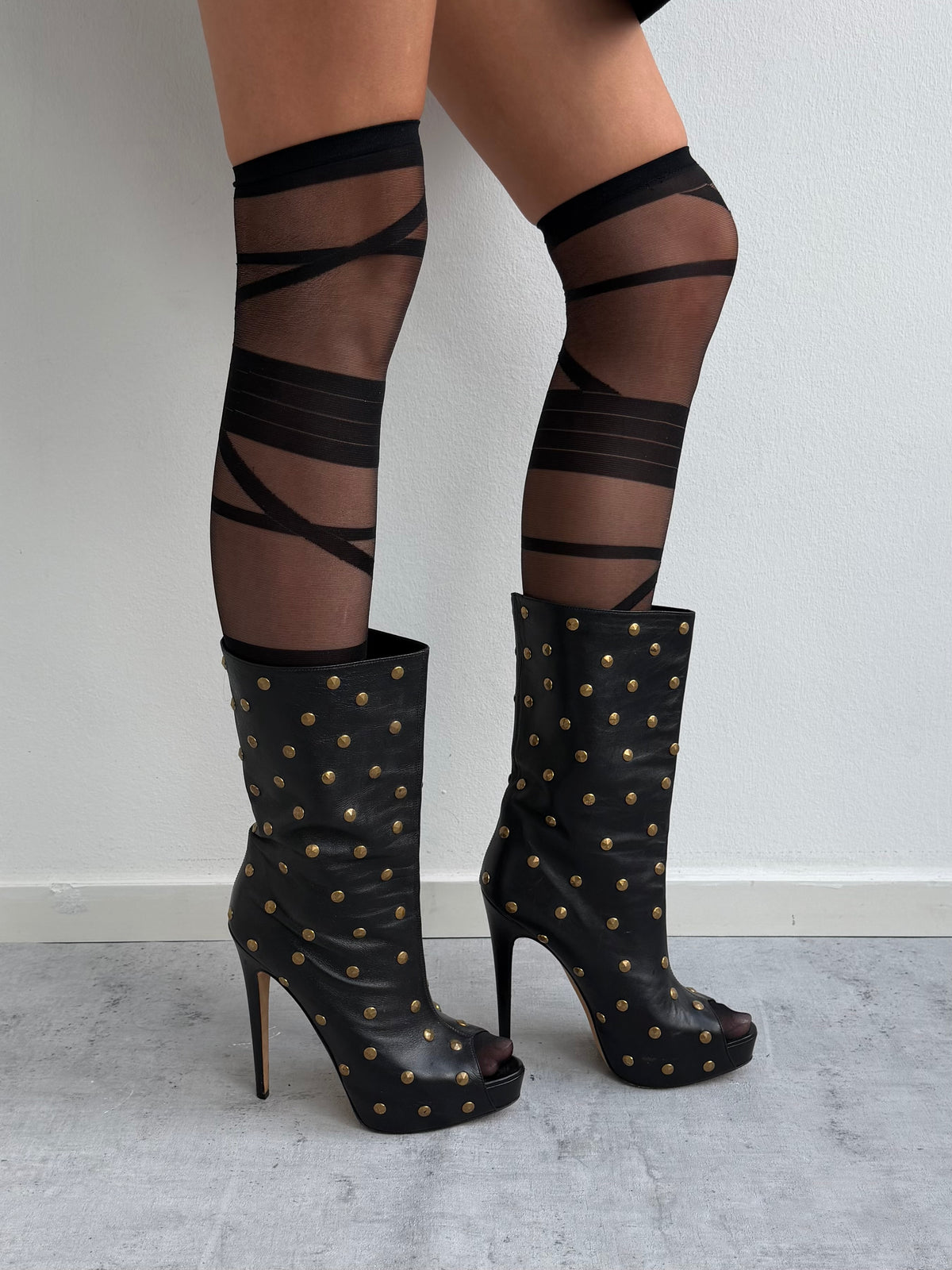 VINTAGE HEELS