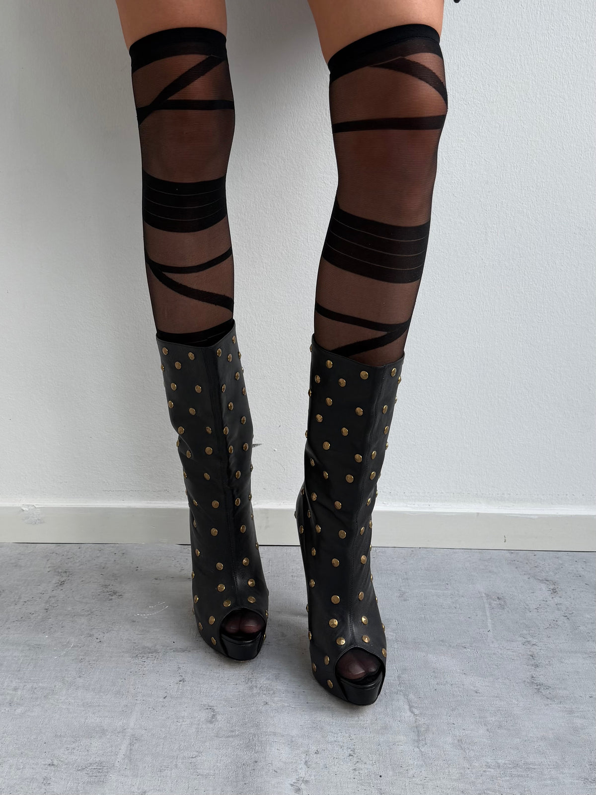 VINTAGE HEELS
